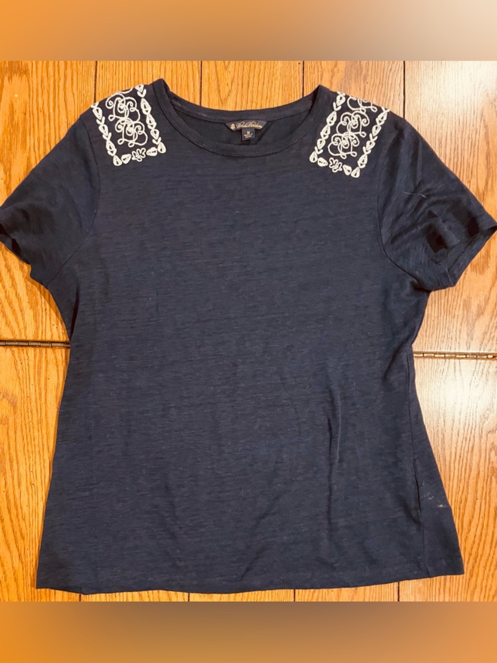 Brooks Brothers navy linen short sleeve shirt, embroidered BB on shoulders, Med